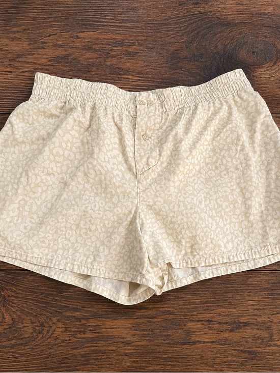 Love By Gap Other - LOVE by GAP Cream Animal Print Lounge Shorts Size M